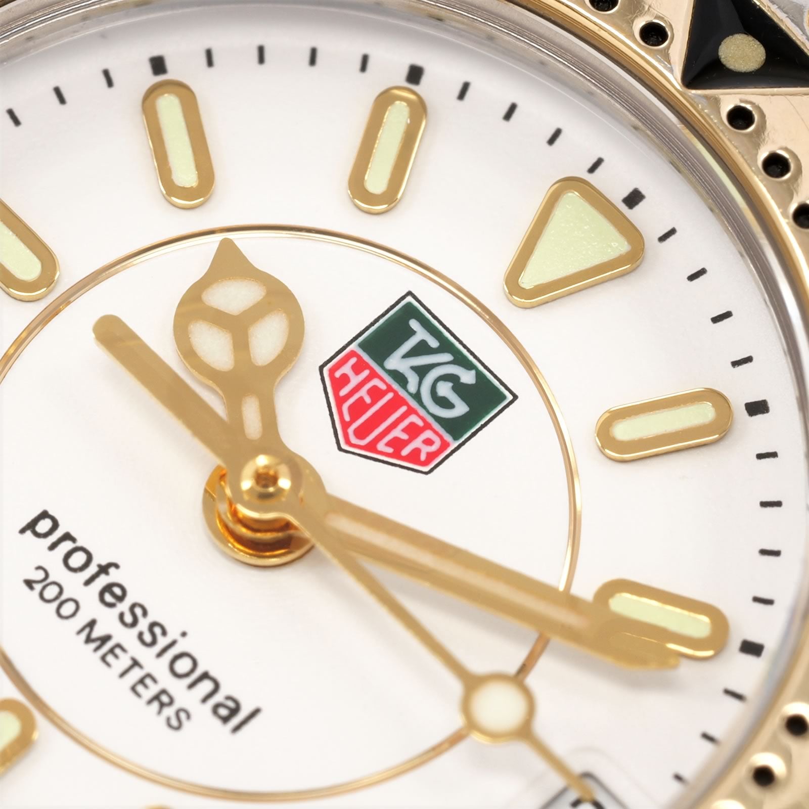 TAG Heuer SEL WG1422-0 logo close up