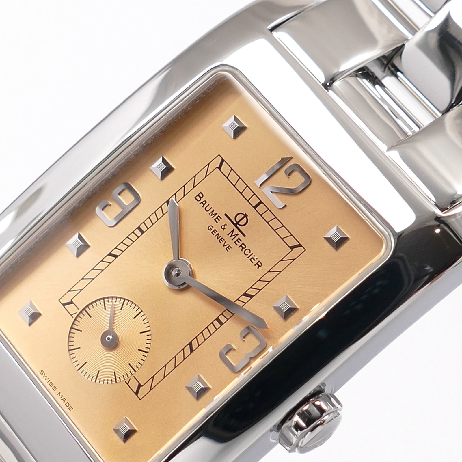Baume & Mercier Hampton MV045063 logo close up