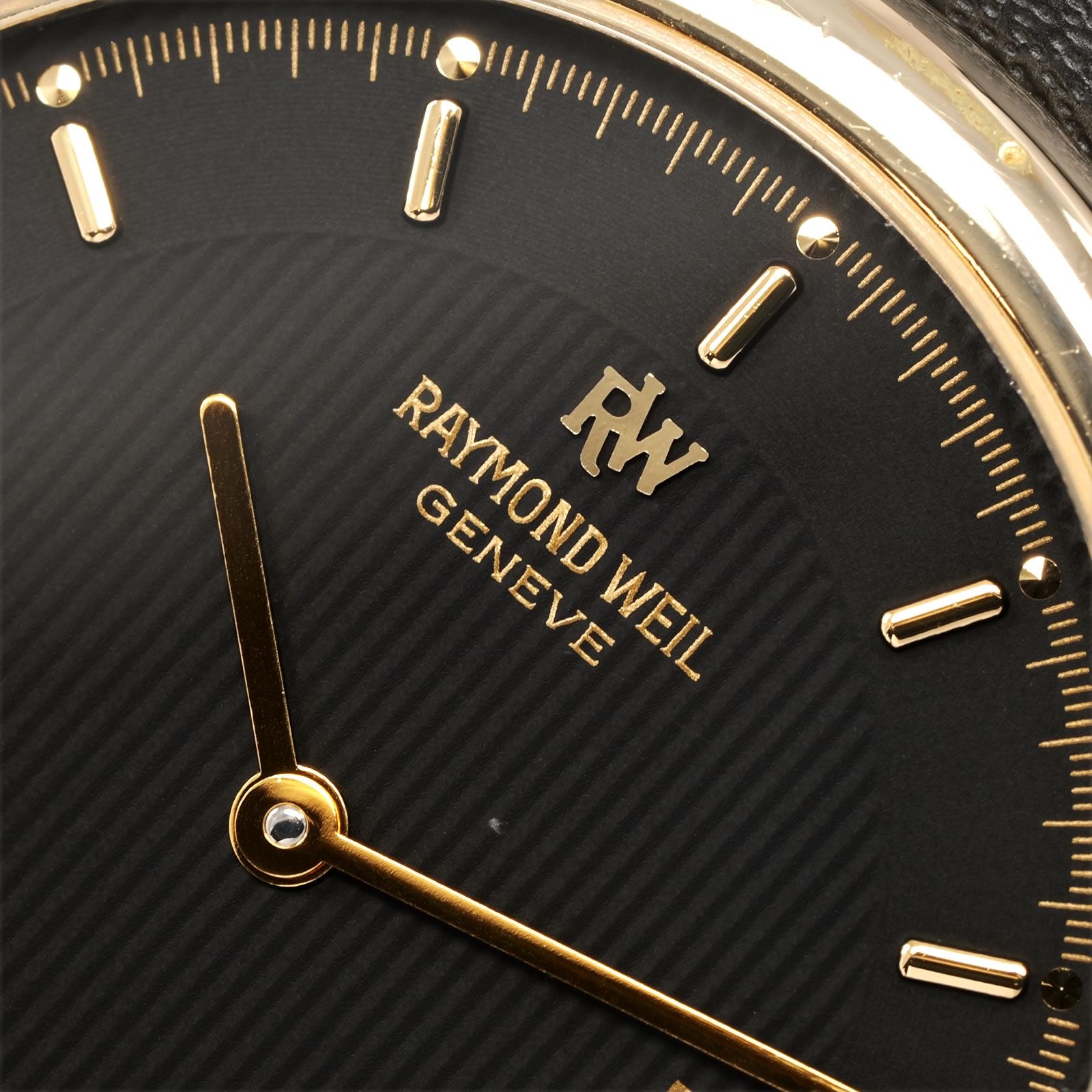 Raymond Weil Geneve 9155 logo close up
