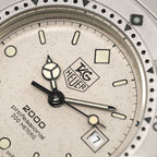 TAG Heuer 2000 Vintage 962.215 logo close up