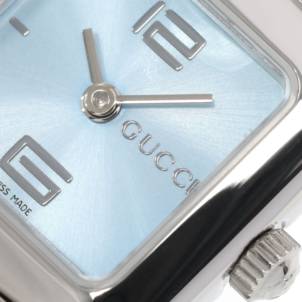 Gucci 1900L logo close up