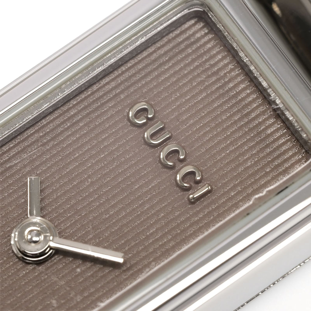 Gucci 1500L logo close up