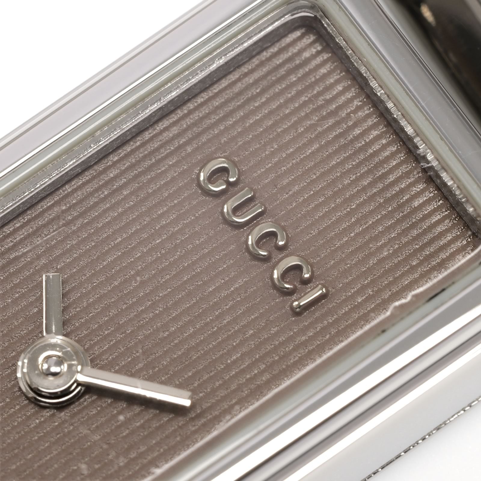 Gucci 1500L logo close up