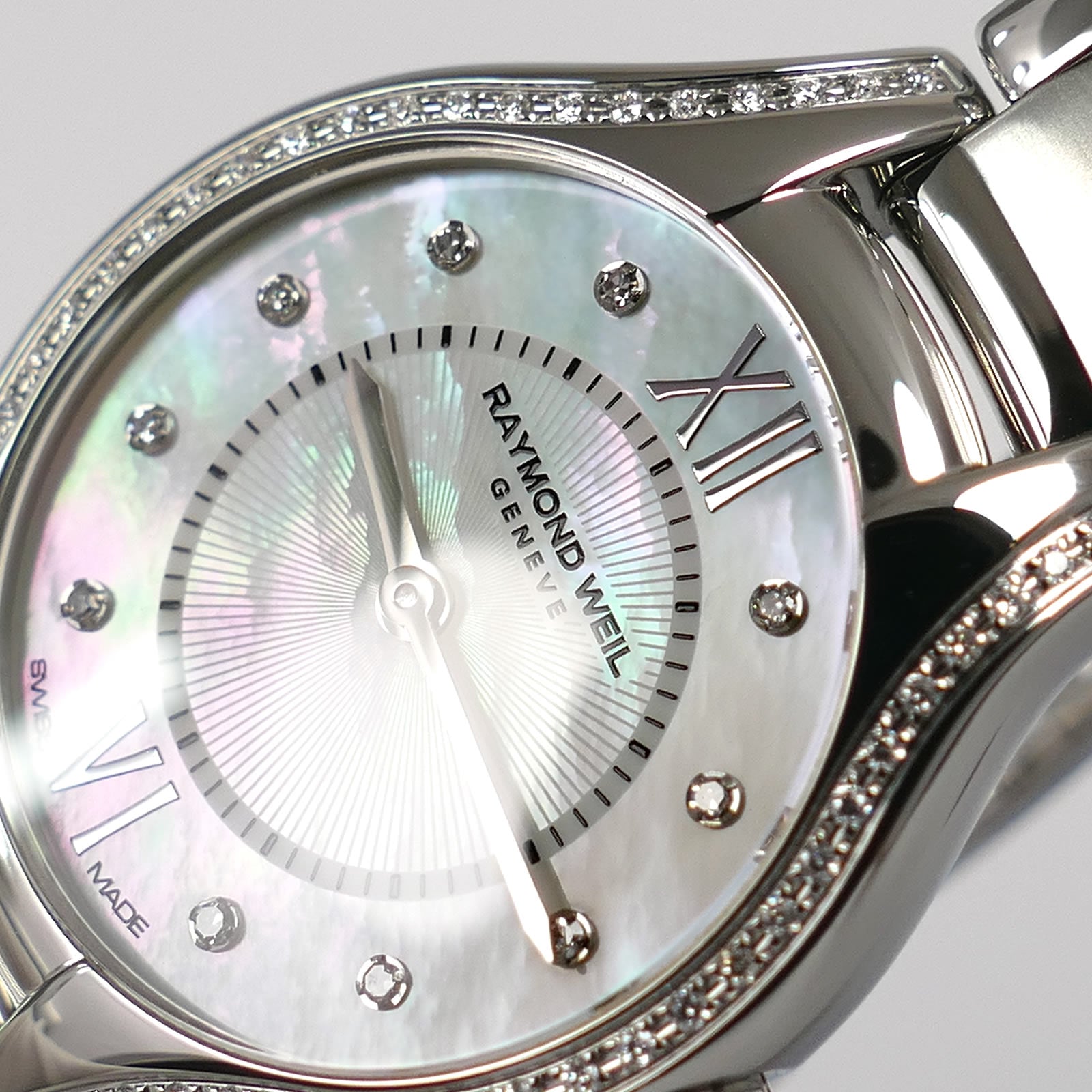 Raymond Weil Noemia 5124 Iridescent Mother of Pearl close up