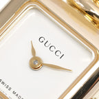 Gucci 1900L Logo close up