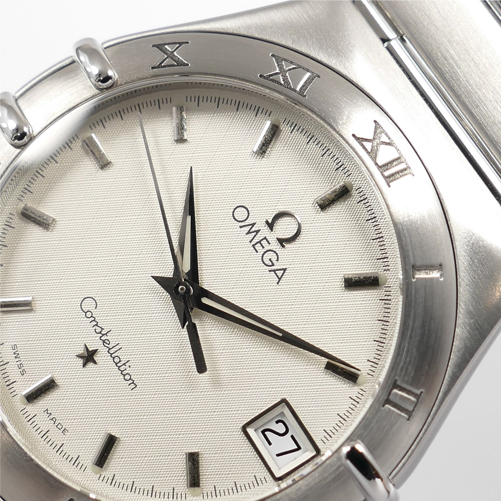 Omega Constellation 1512.30.00 logo close up