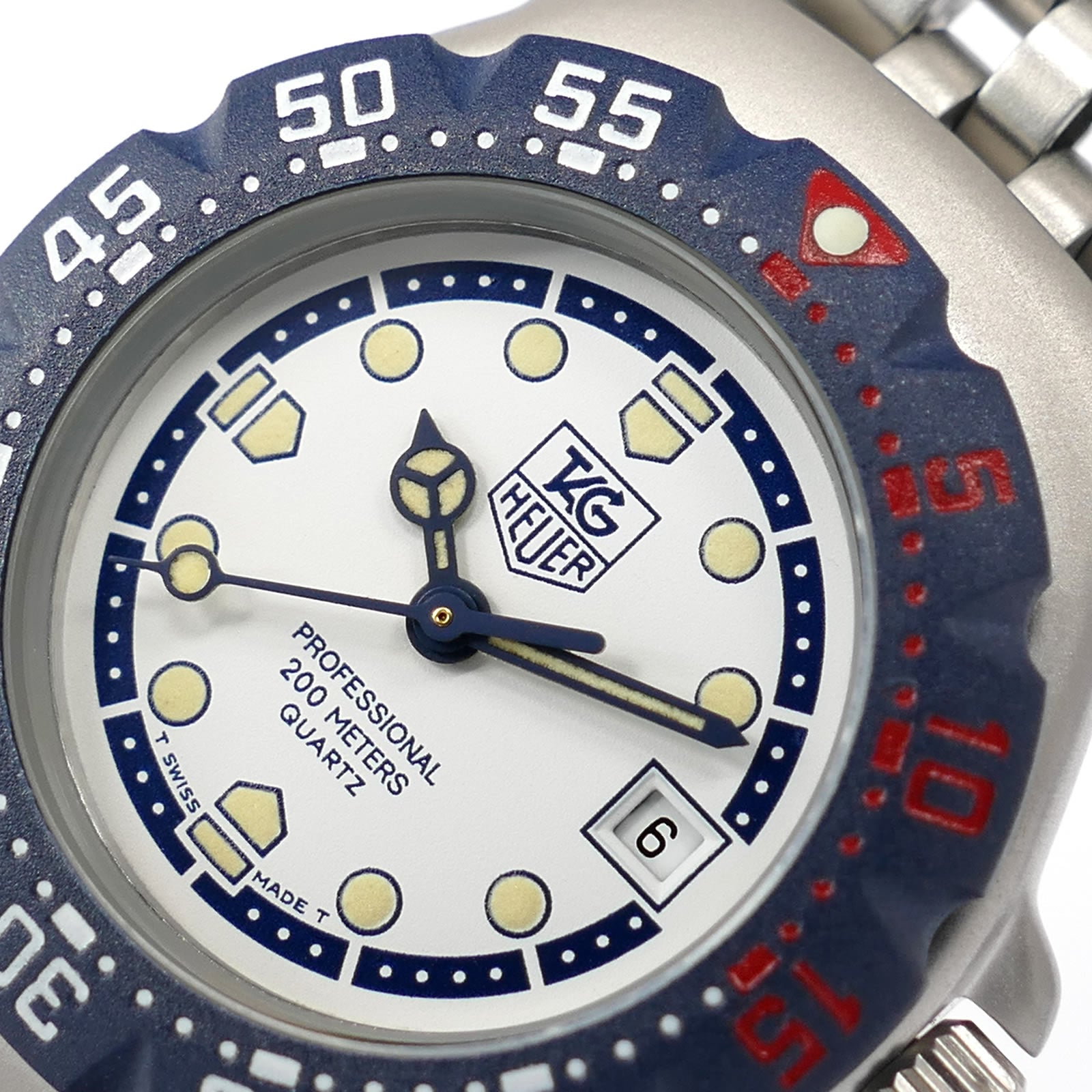 TAG Heuer Formula 1 WA1419 logo close up