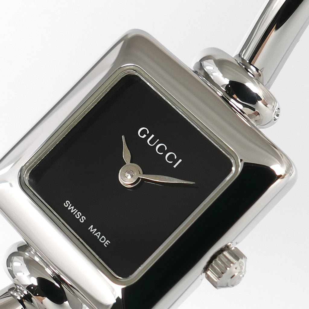 Gucci 1900L logo close up