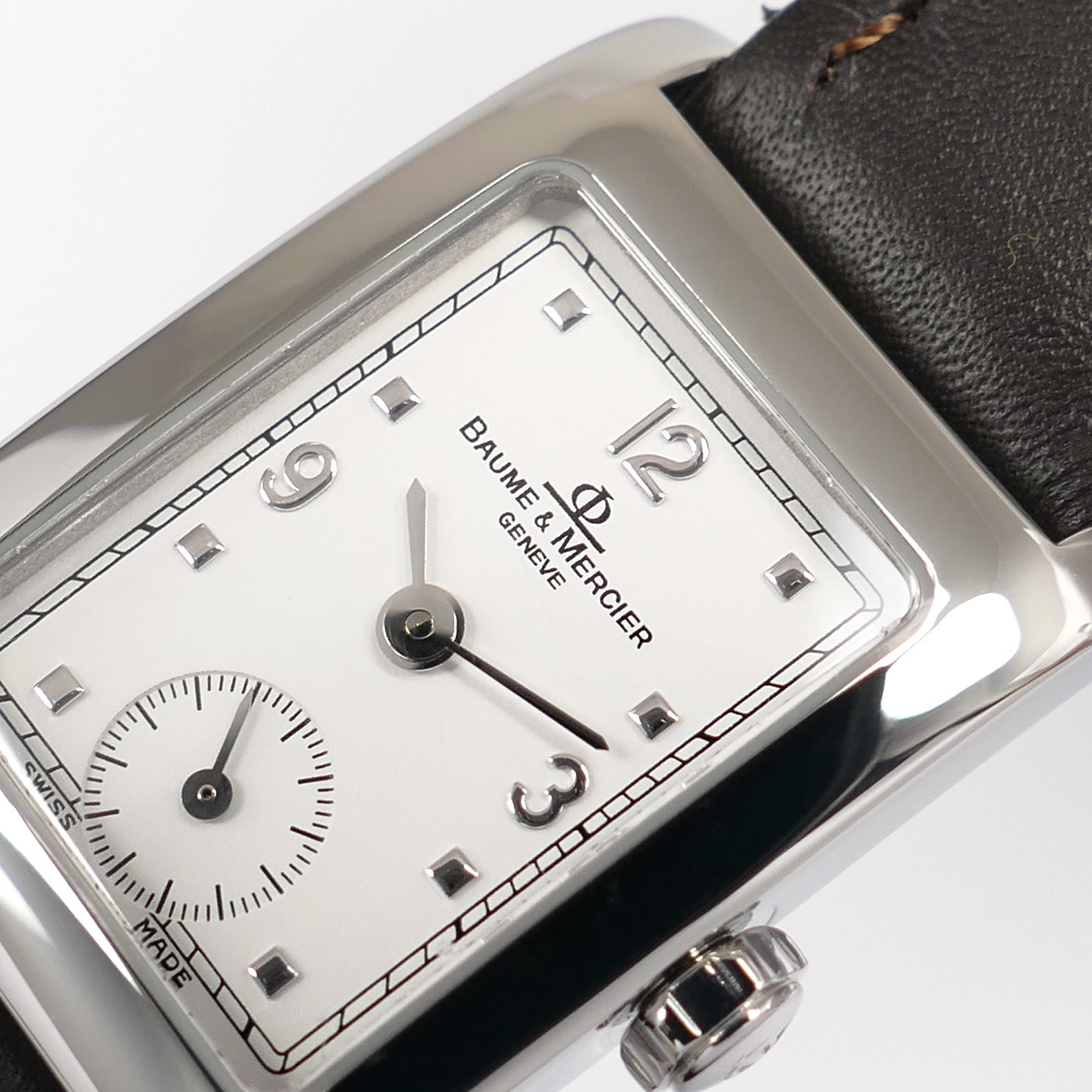 Baume & Mercier Hampton MV045139 Logo close up