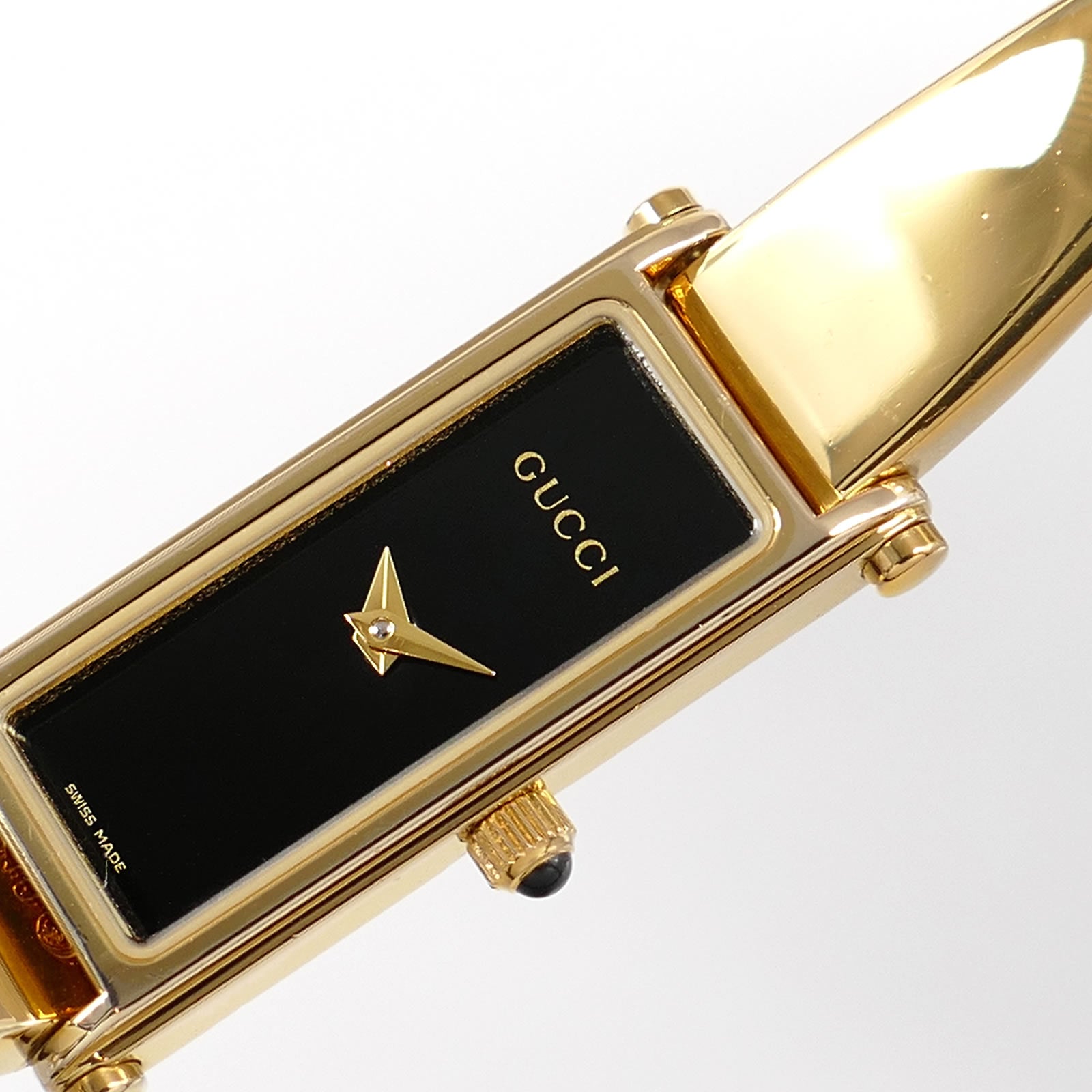Gucci 1500L logo close up