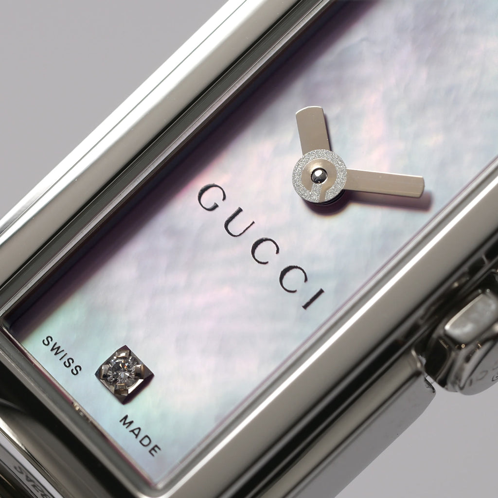 Gucci G-Line 109 logo close up