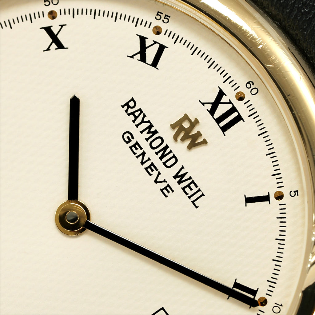 Raymond Weil Vintage 9155 logo close up