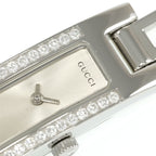 Gucci 3900L logo close up