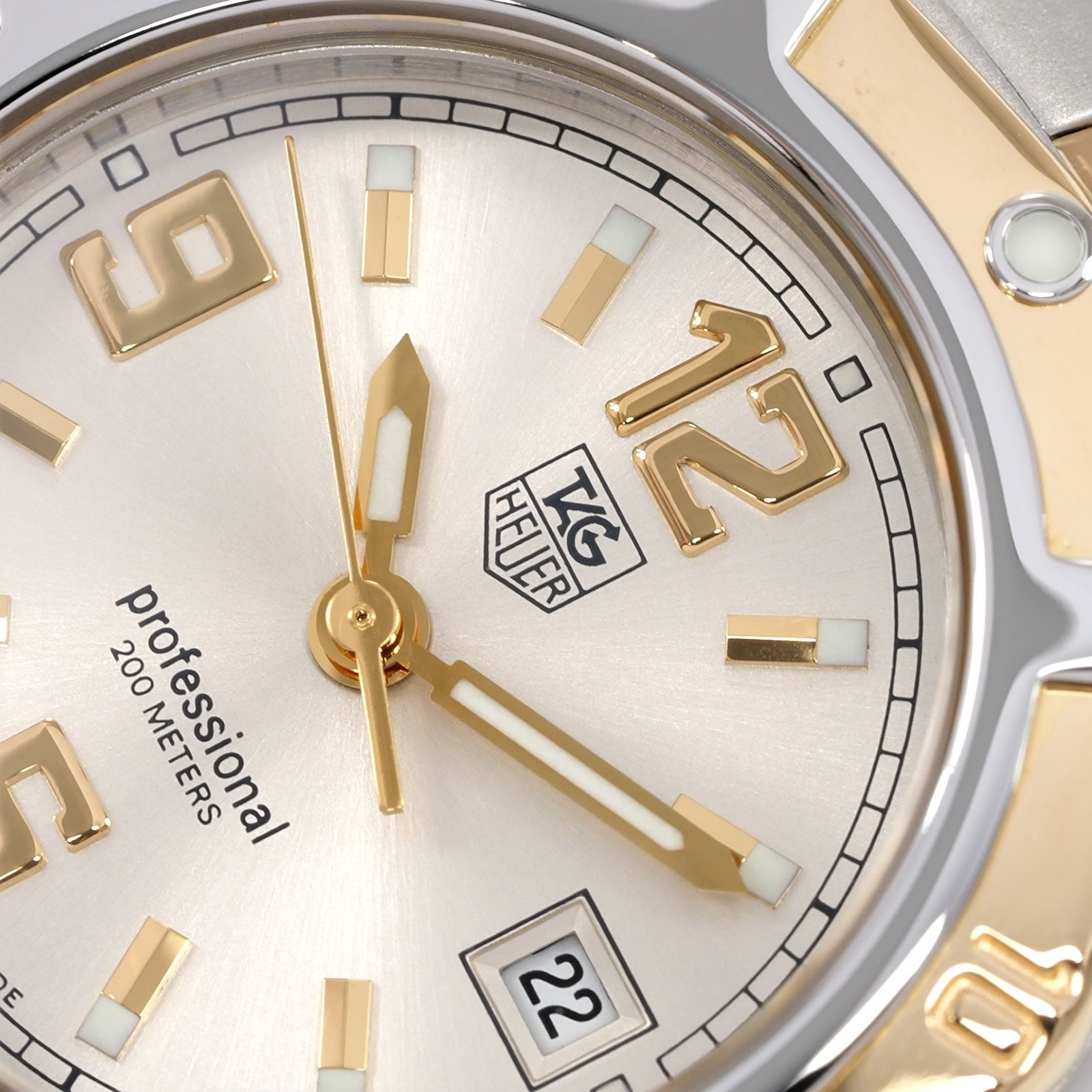 TAG Heuer 2000 Exclusive WN1353 logo close up