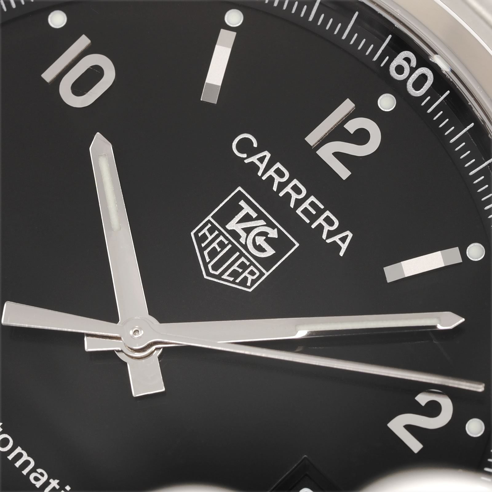 TAG Heuer Carrera WV211B logo close up