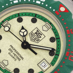 TAG Heuer Formula 1 Ladies 372.508 logo close up