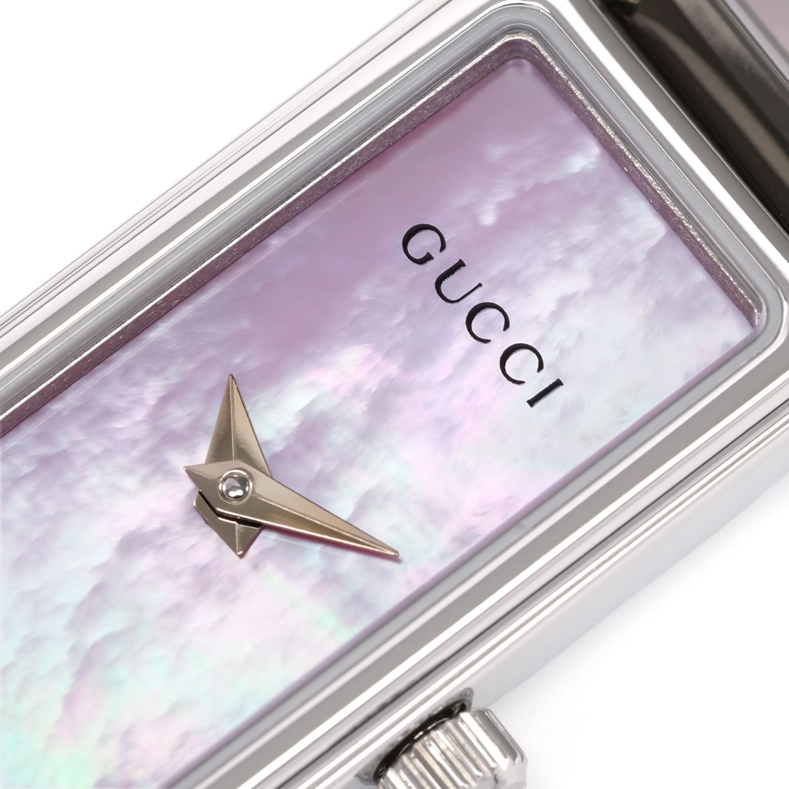 Gucci 1500L logo close up