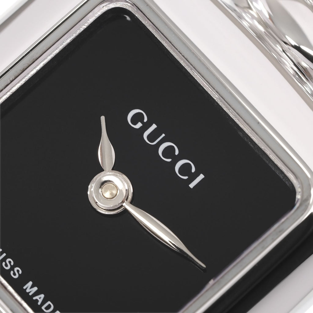 Gucci 1900L logo close up