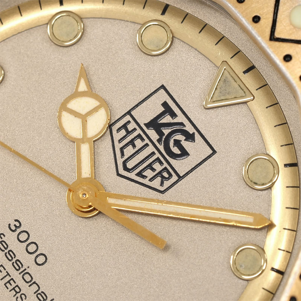 TAG Heuer 3000 934.206 logo close up