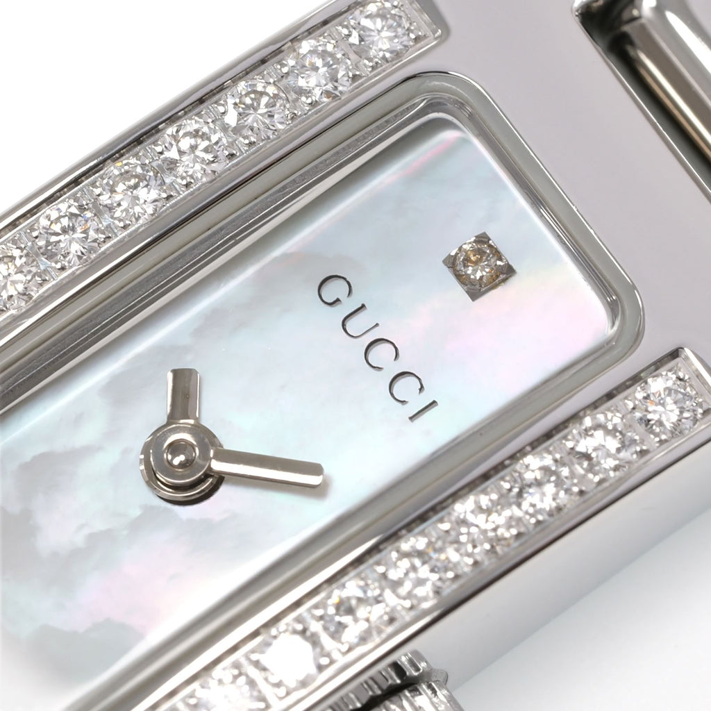 Gucci 3900L logo close up