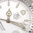 TAG Heuer 6000 WH1111 logo close up