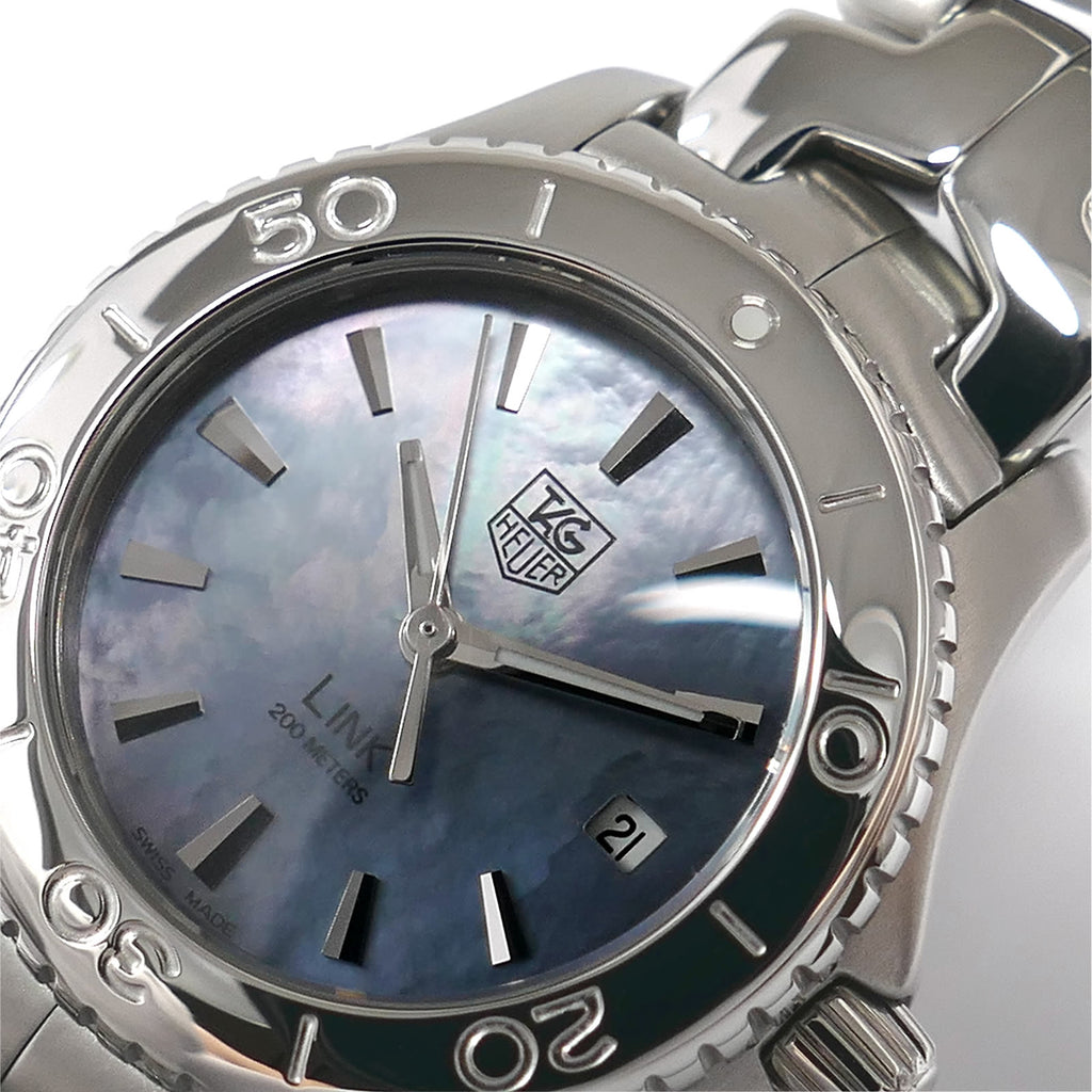TAG Heuer Link WJ1316-0 iridescent Mother of Pearl logo close up