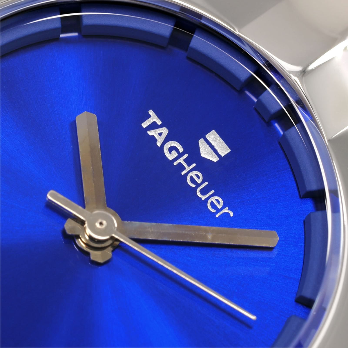 TAG Heuer Alter Ego WP1313-0 dial logo close up