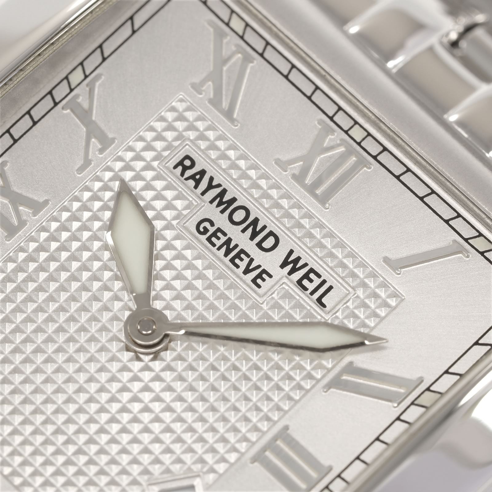 Raymond Weil Don Giovanni 9975 logo close up