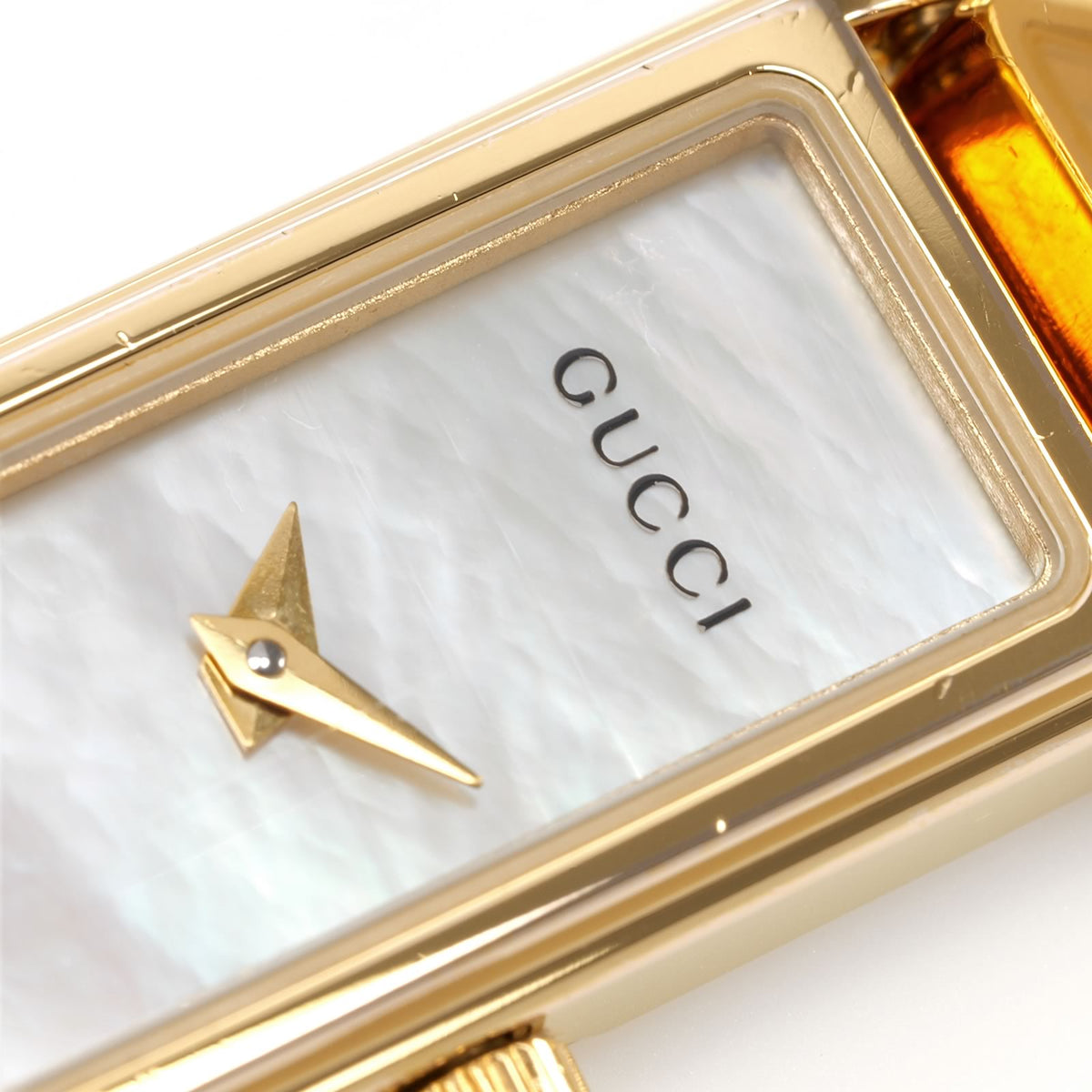 Gucci 1500L dial logo close up