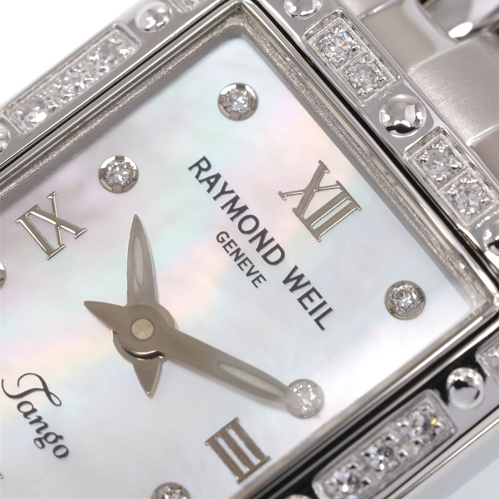 Raymond Weil Tango 5971 dial logo close up