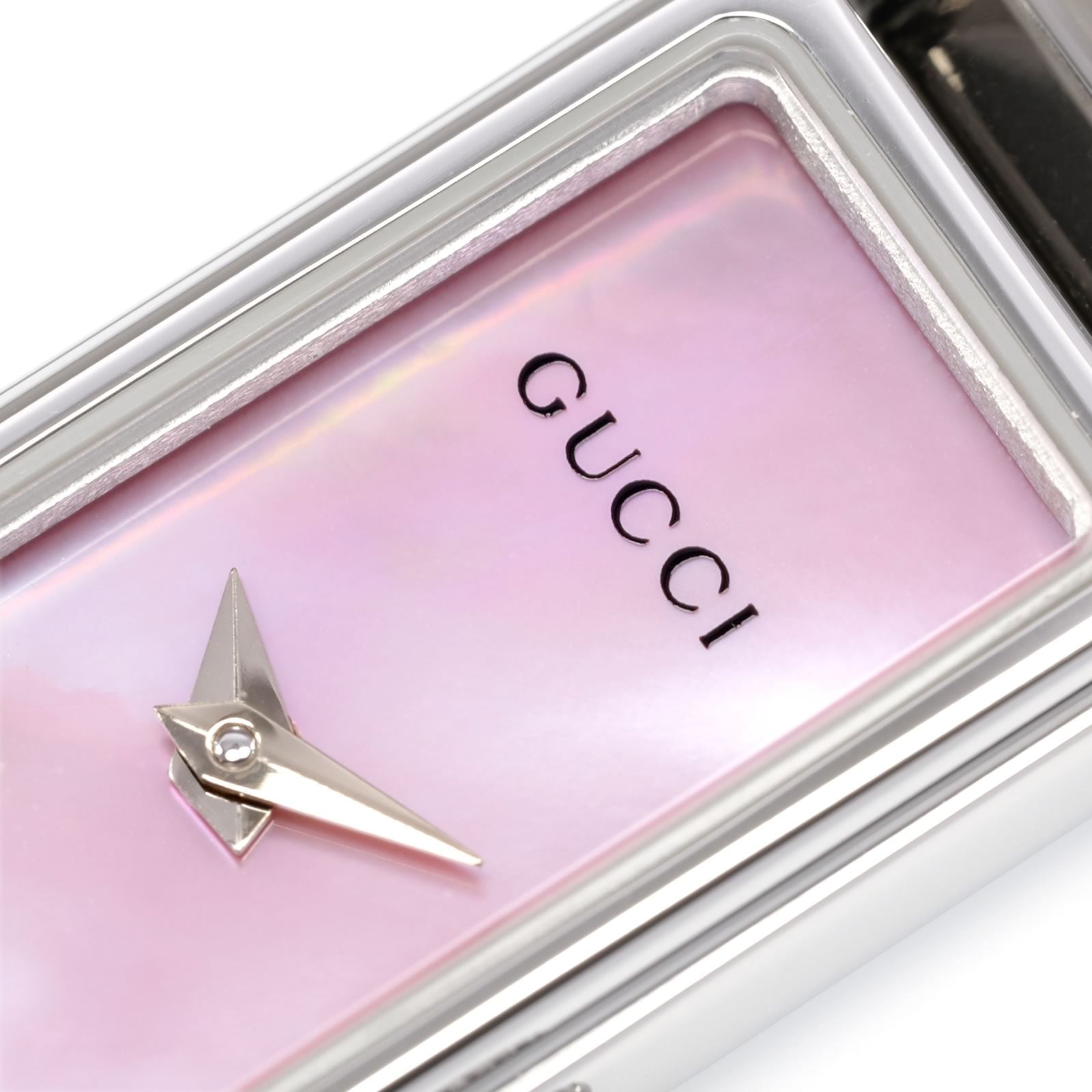Gucci 1500L logo close up