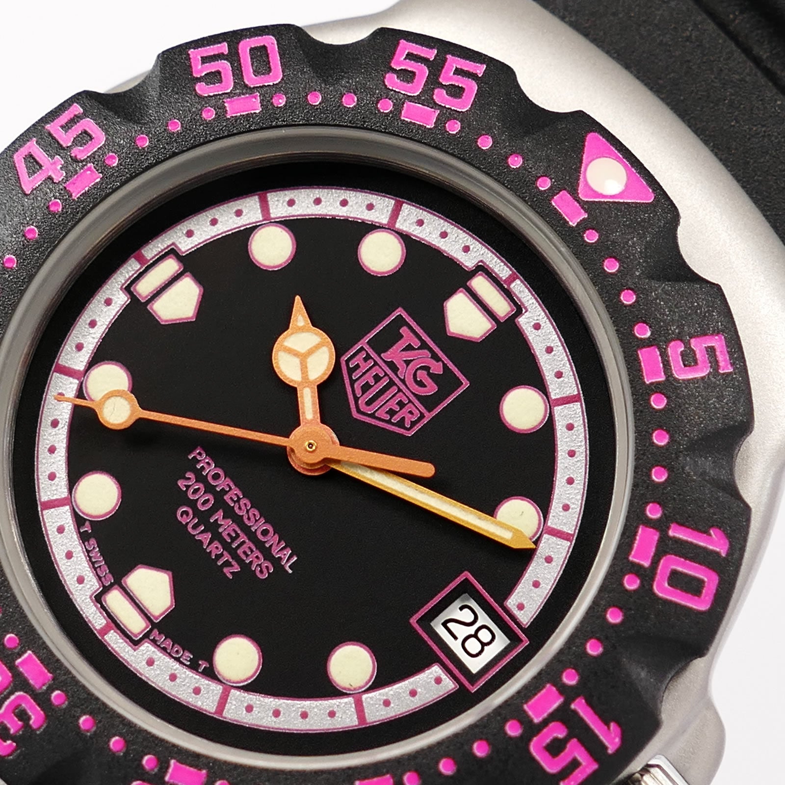 TAG Heuer Formula 1 377.513 logo close up