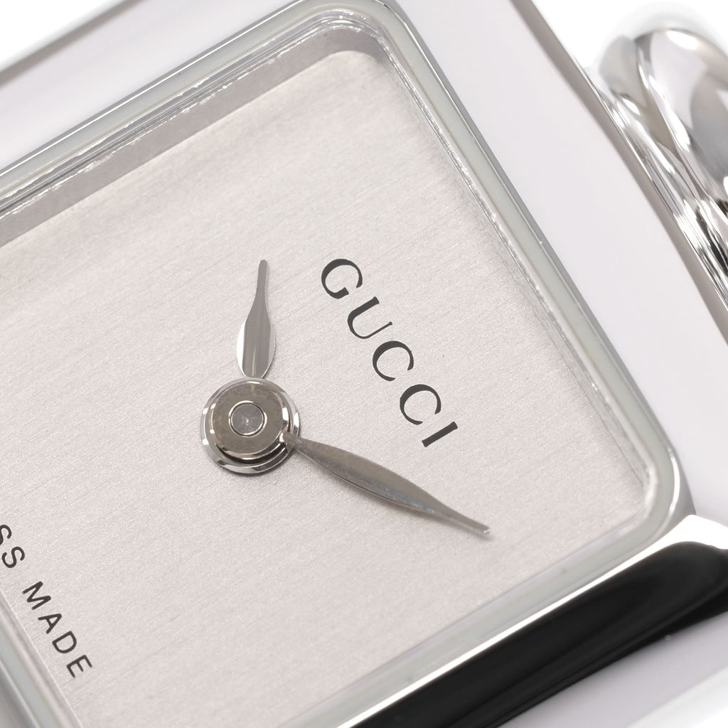 Gucci 1900L dial logo close up