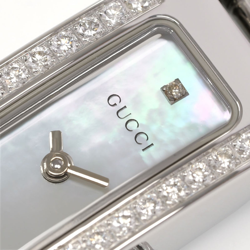 Gucci 3900L logo close up