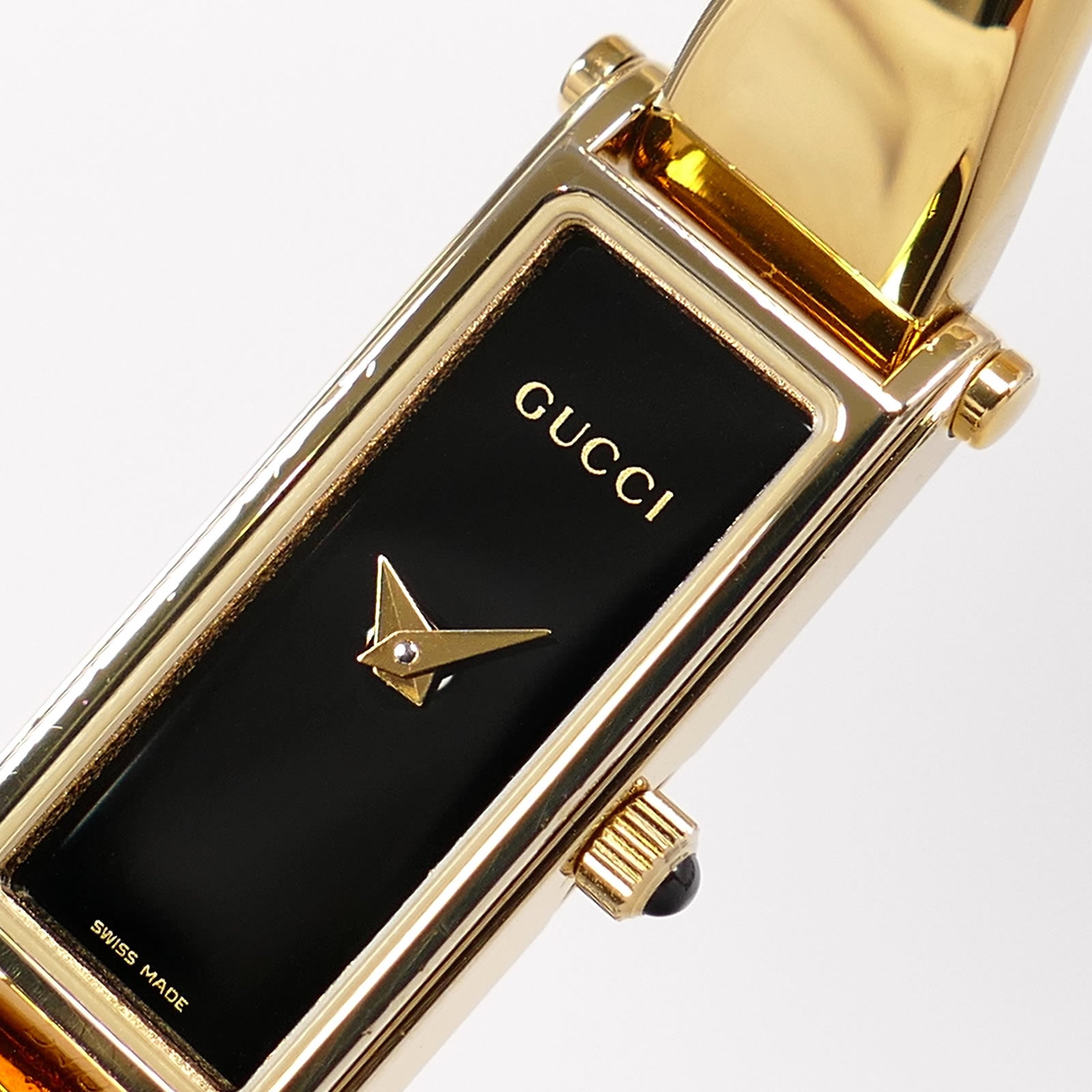 Gucci 1500L logo close up