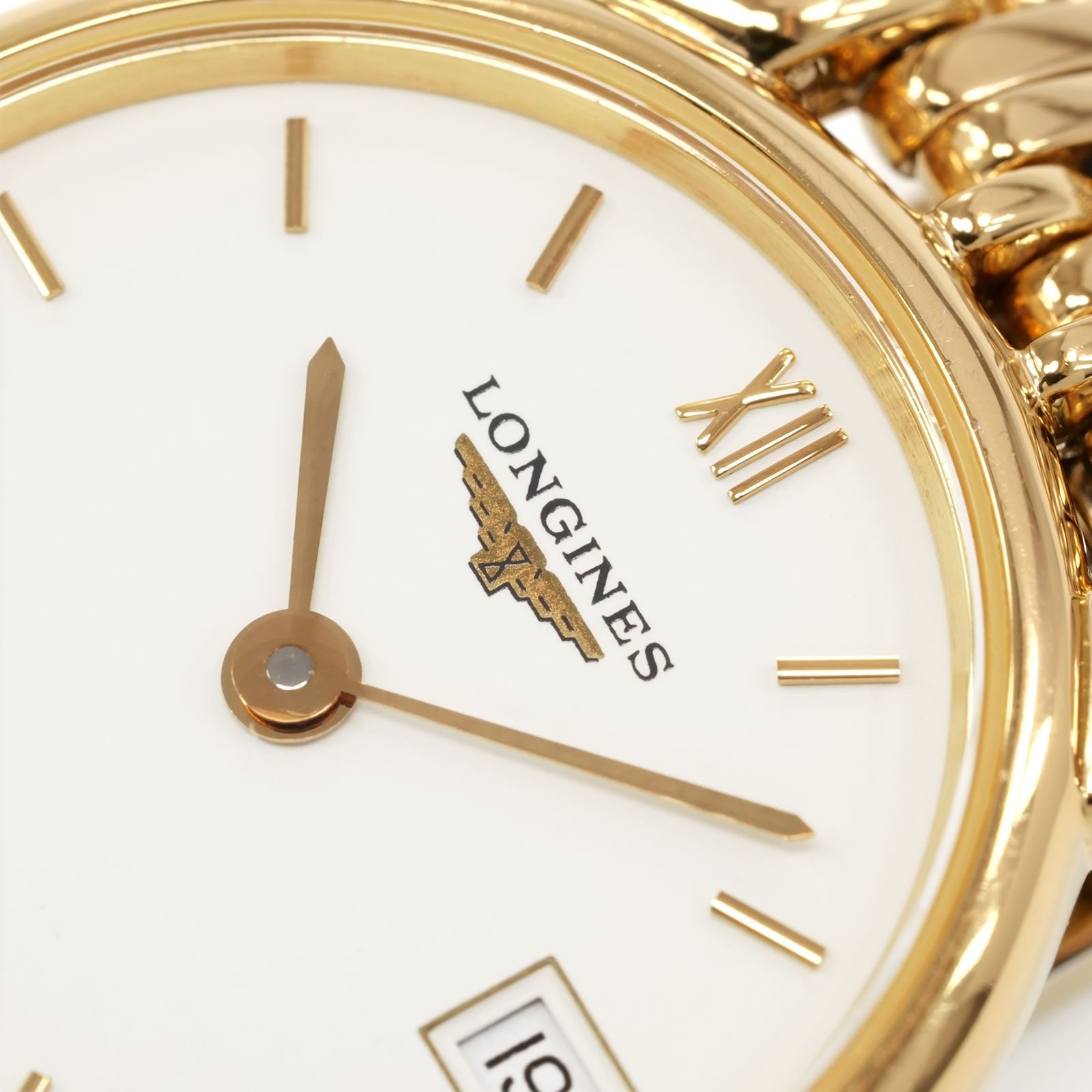 Longines La Grande Classique Elegance L5.132.2 logo close up