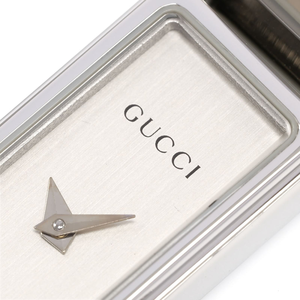 Gucci 1500L logo close up