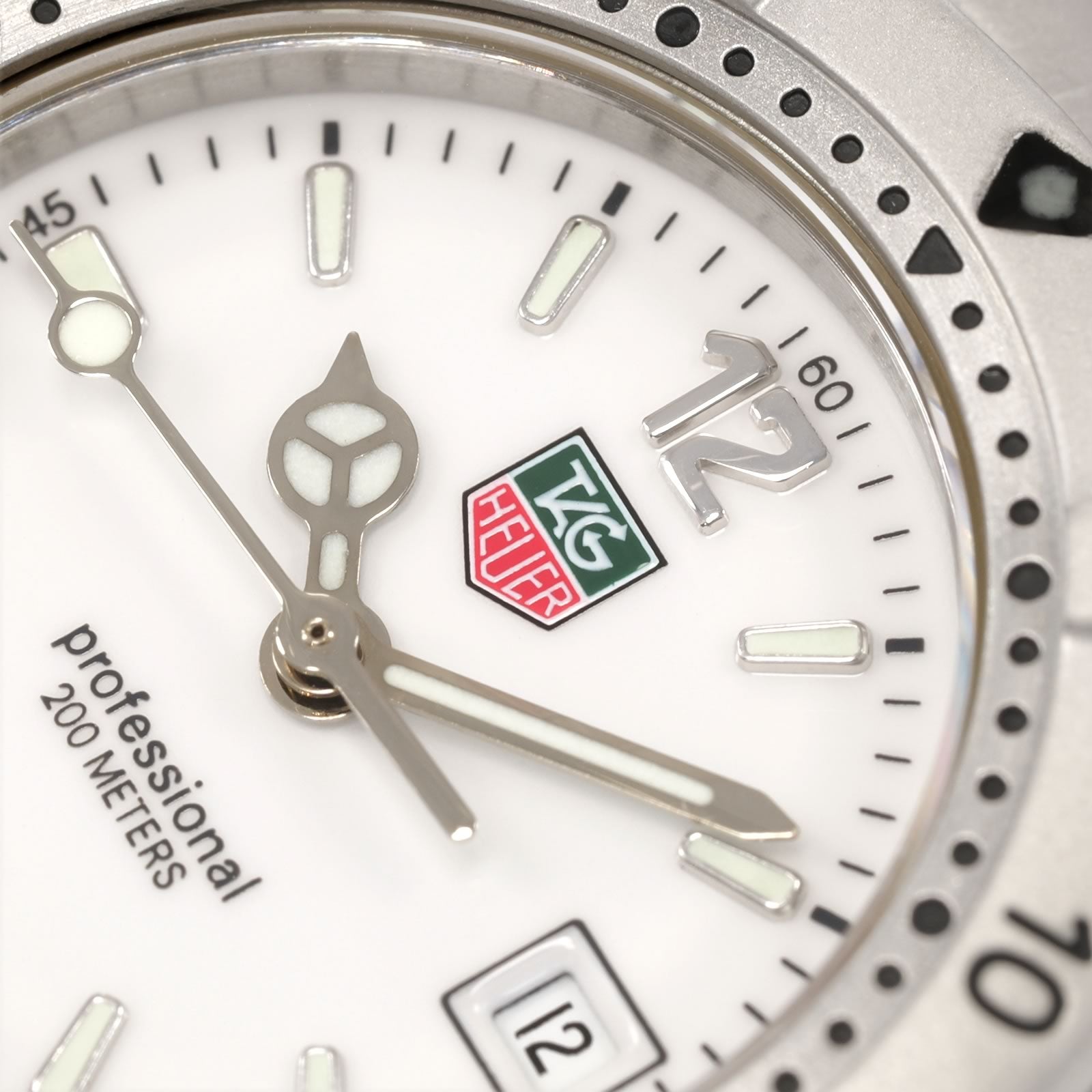 TAG Heuer 2000 WK1311-0 Ladies 28mm White Dial Classic – SWWatches