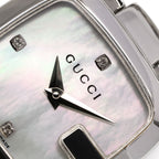 Gucci G YA125502 125.5 logo close up