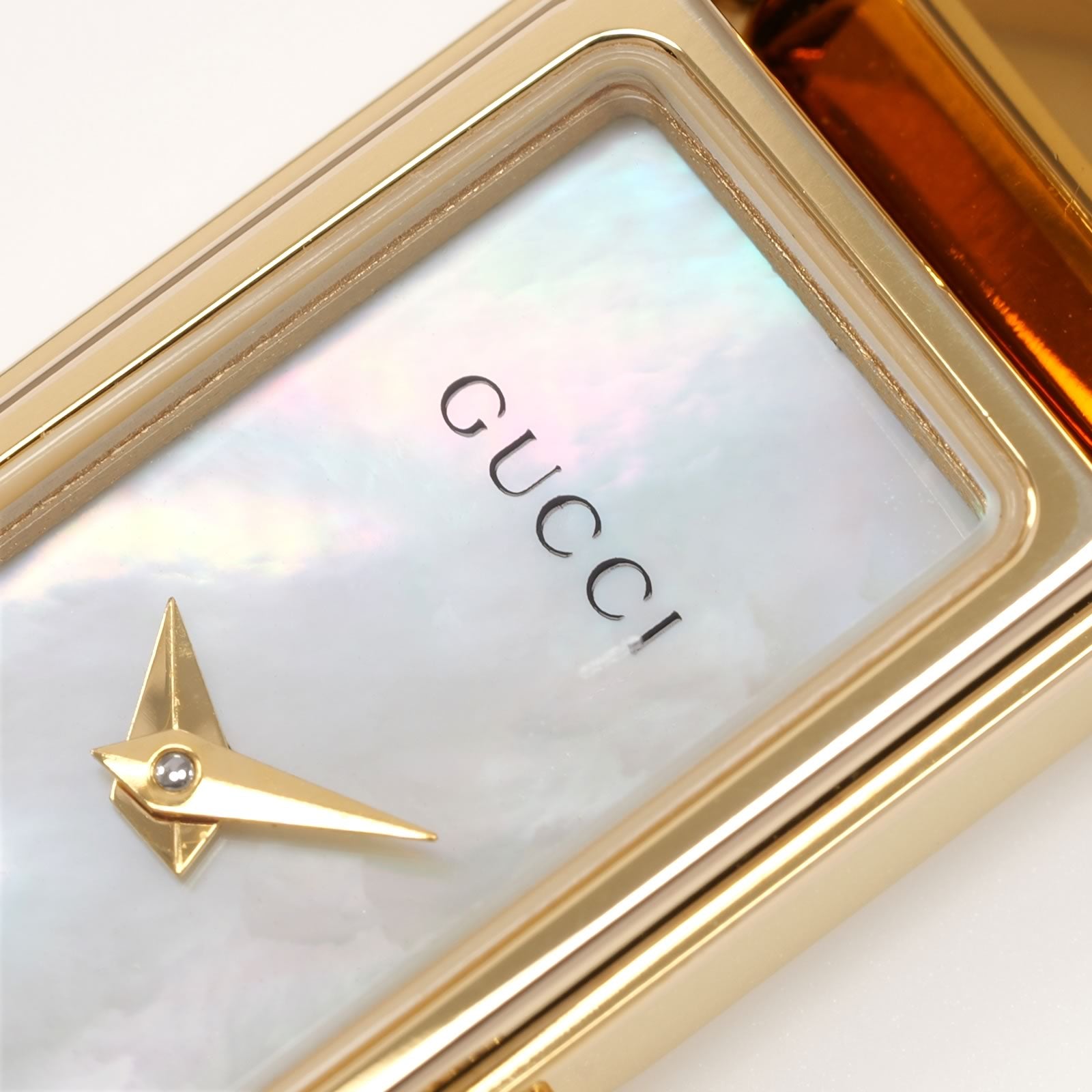 Gucci 1500L logo close up