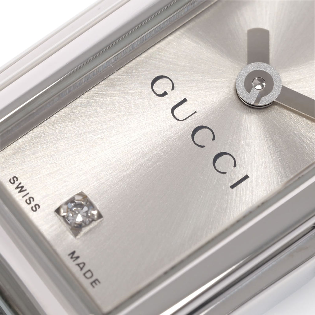 Gucci G-Line 109 dial logo close up