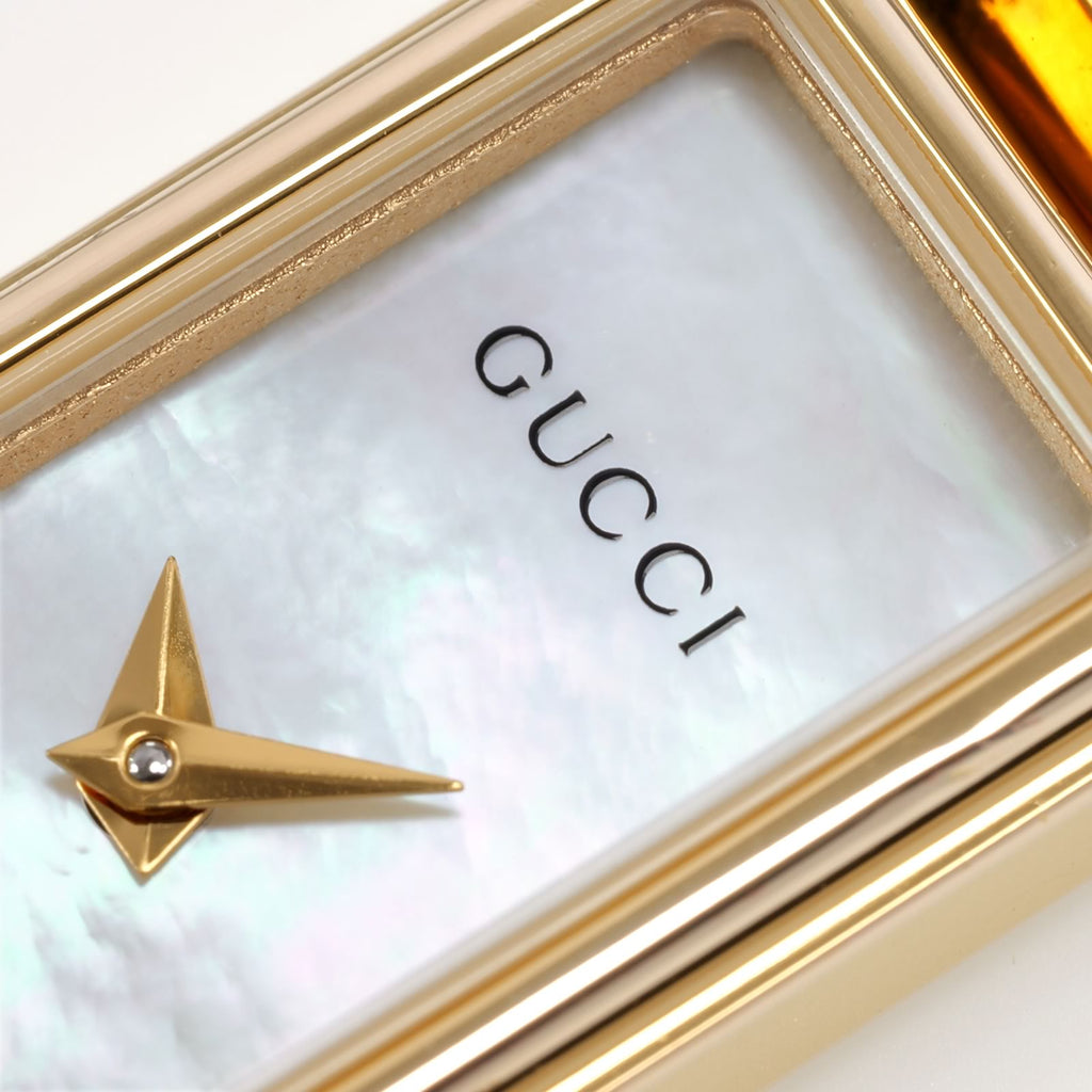 Gucci 1500L logo close up