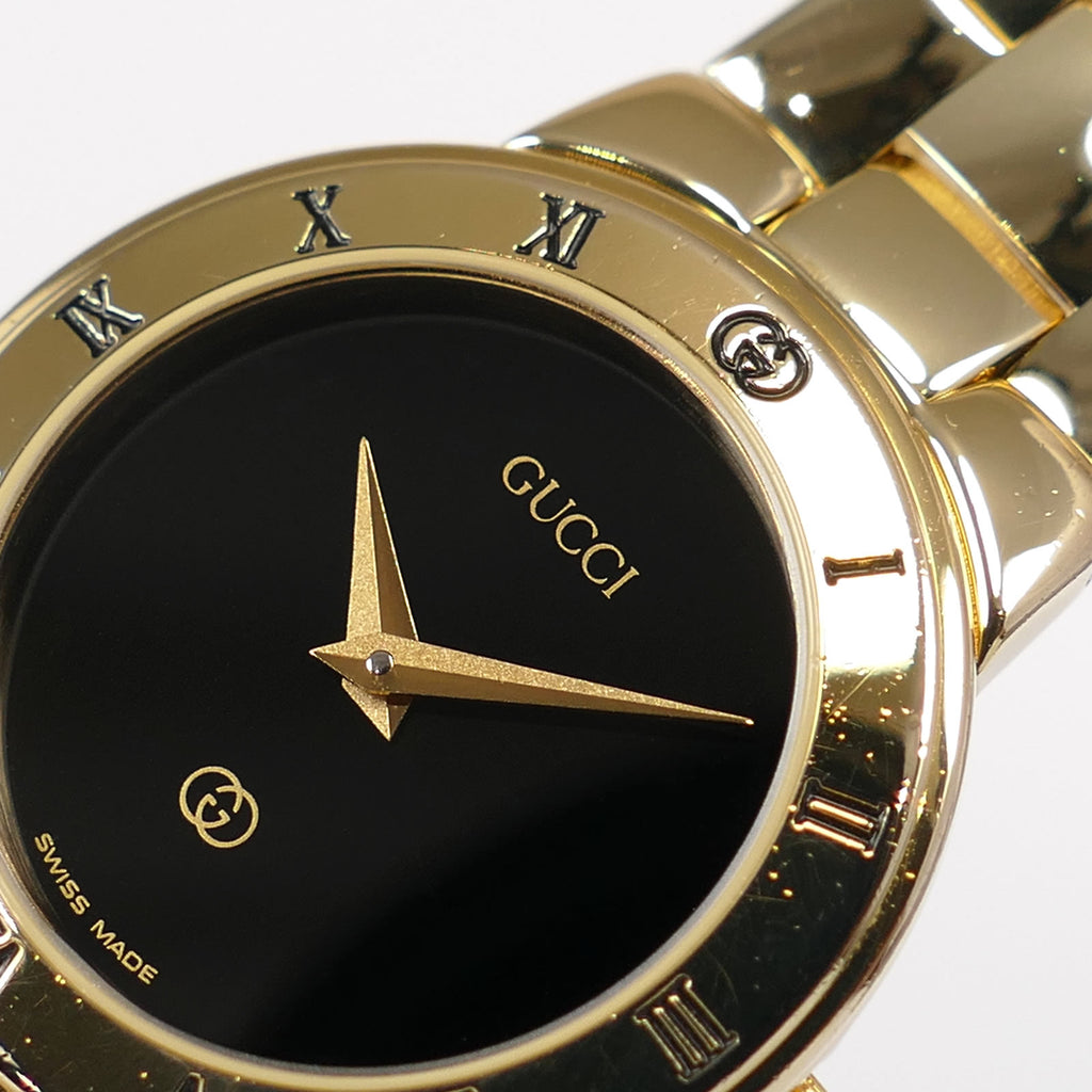 Gucci 3300L logo close up