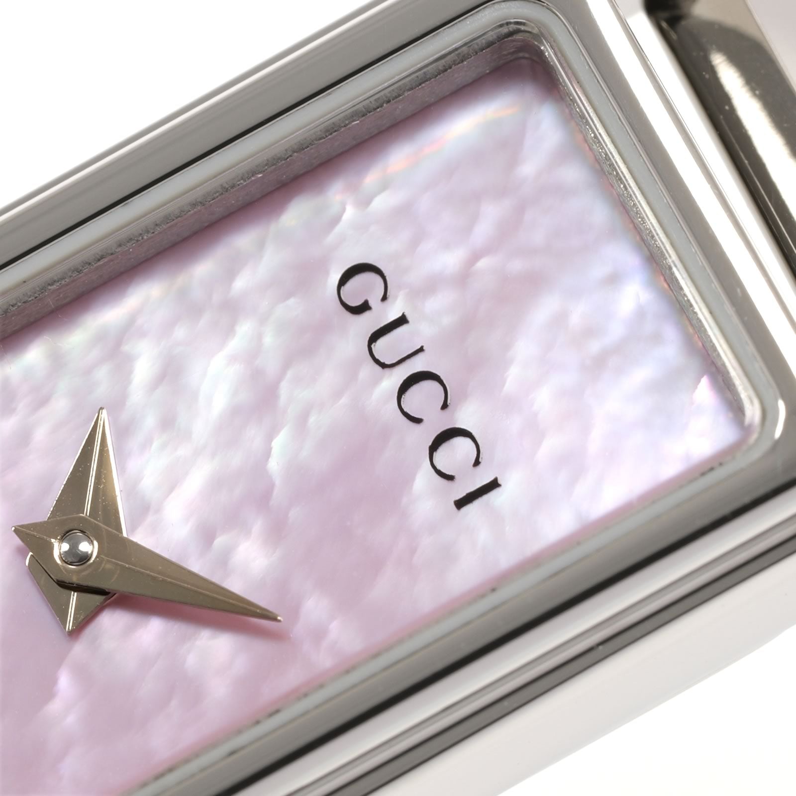 Gucci 1500L logo close up