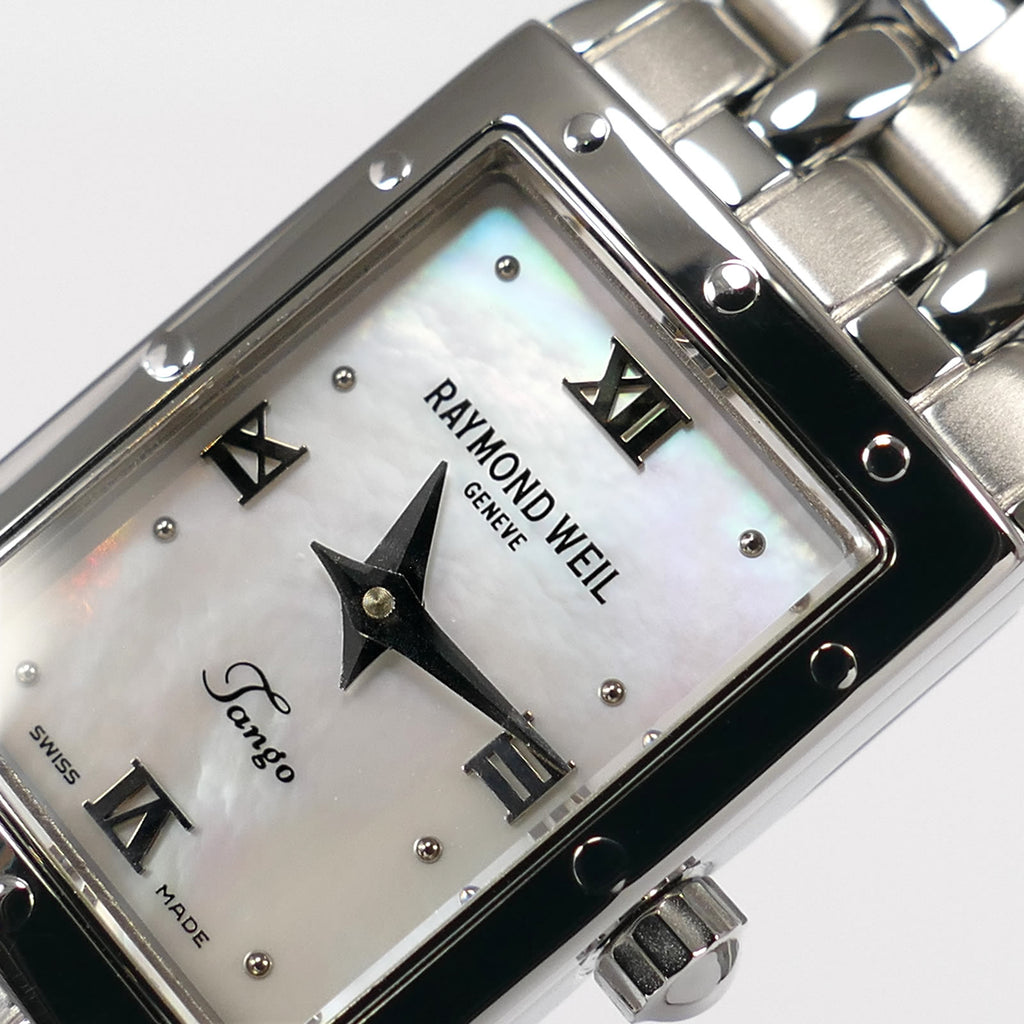 Raymond Weil Tango 5970 logo close up