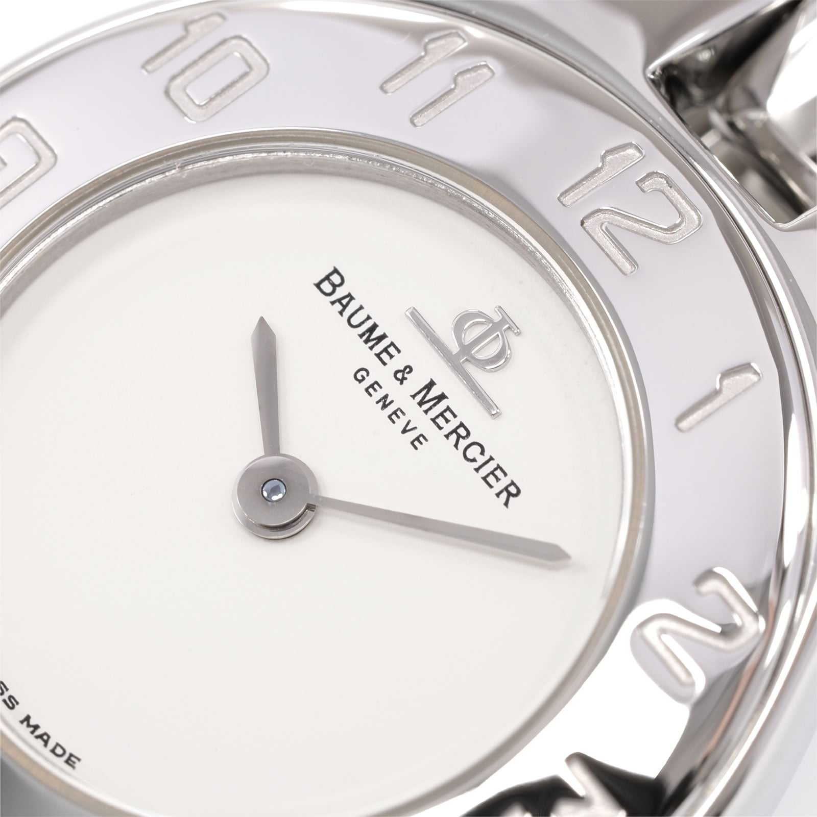 Baume & Mercier Linea MV045204 logo close up