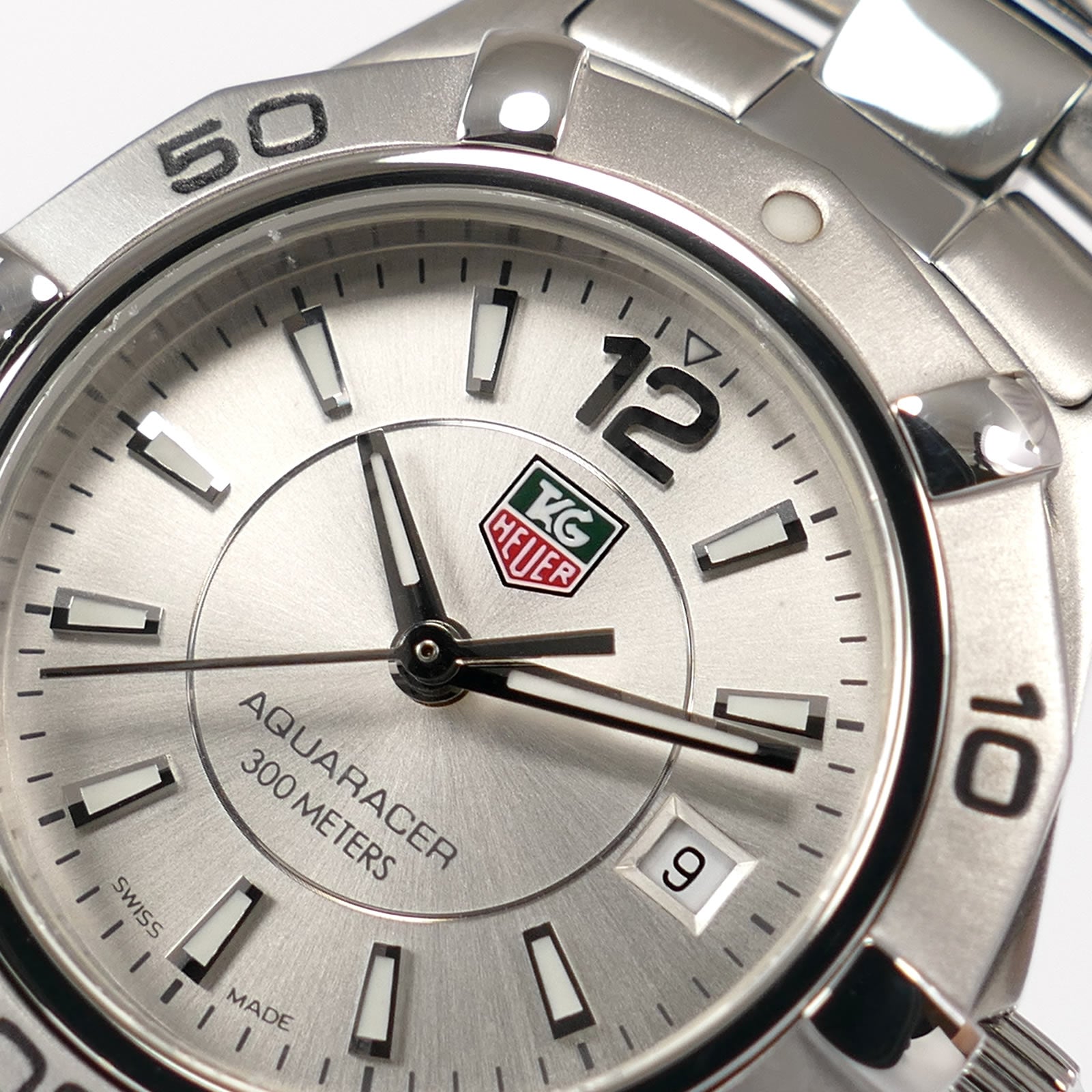 TAG Heuer Aquaracer WAF1412 logo close up