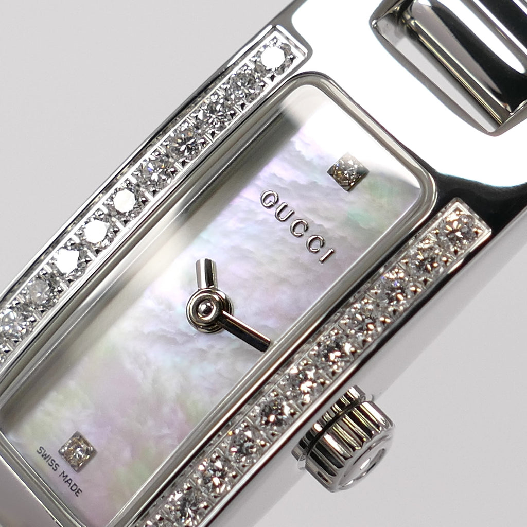 Gucci 3900L Iridescent Mother of Pearl and logo close up
