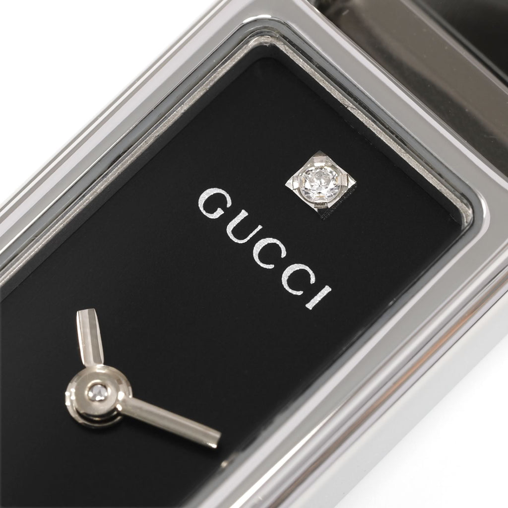 Gucci 1500L logo close up