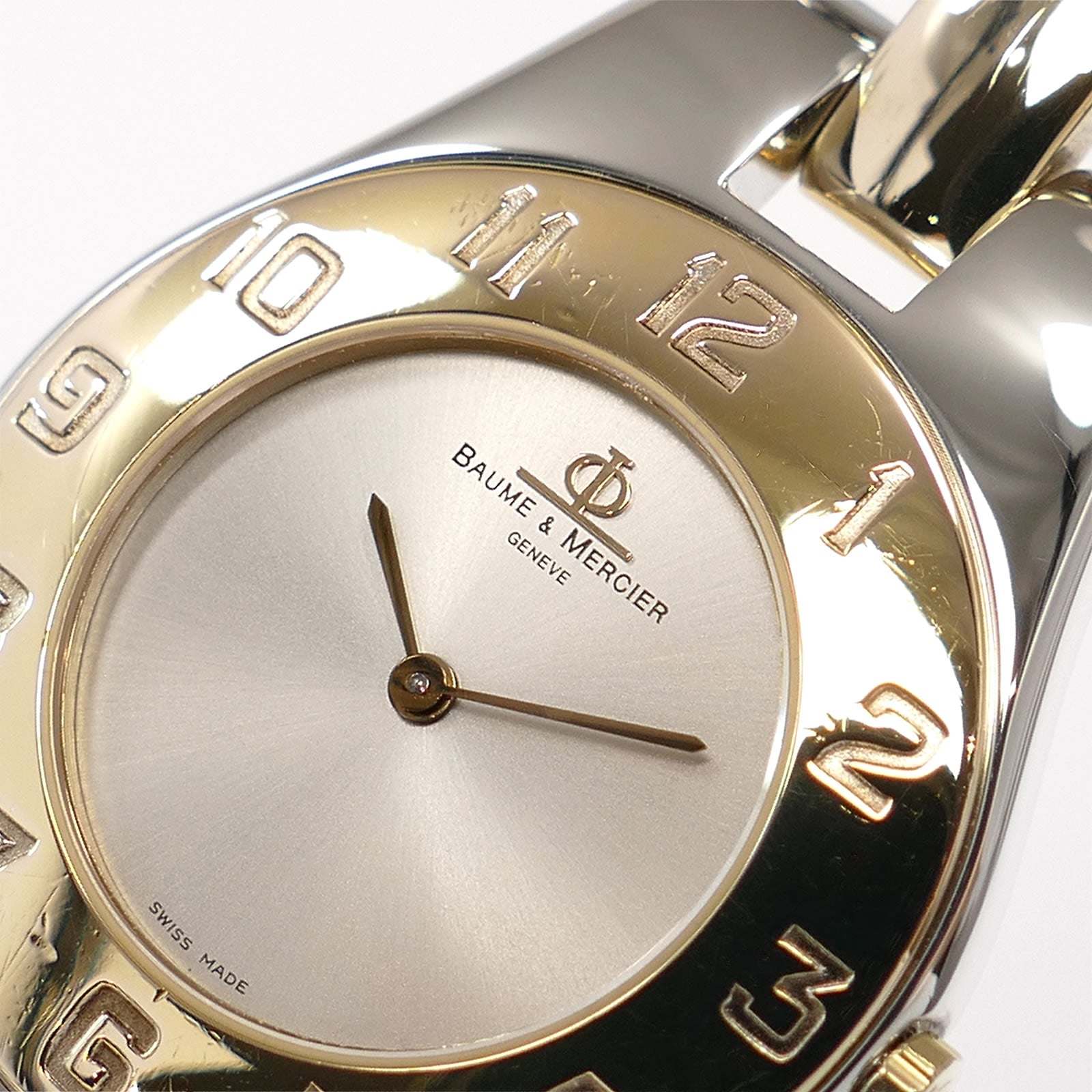 Baume & Mercier Linea 5161 logo close up